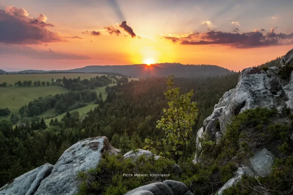 Zachodzi słońce gdzieś nad Błędnymi Skałami