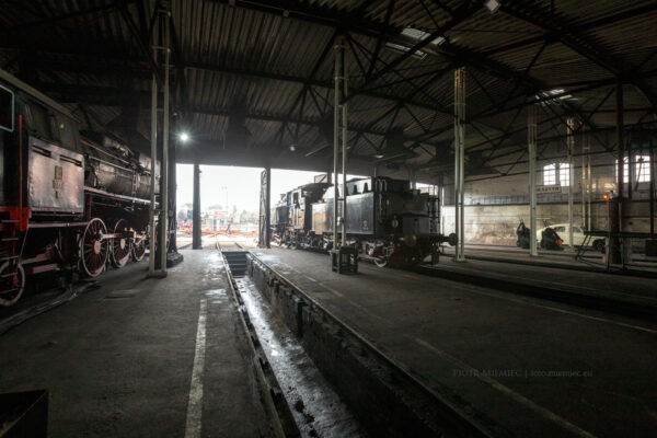 Wnętrze lokomotywowni Wolsztyn