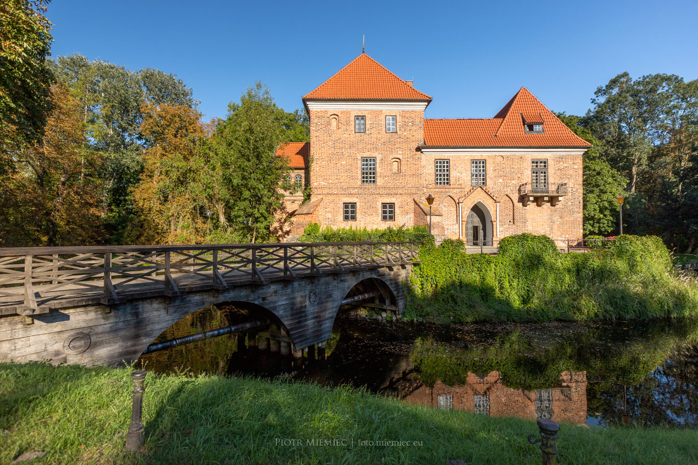 Zamek w Oporowie, ciekawe zamki w Polsce