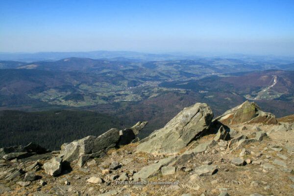 widok z Babiej Góry w kwietniu