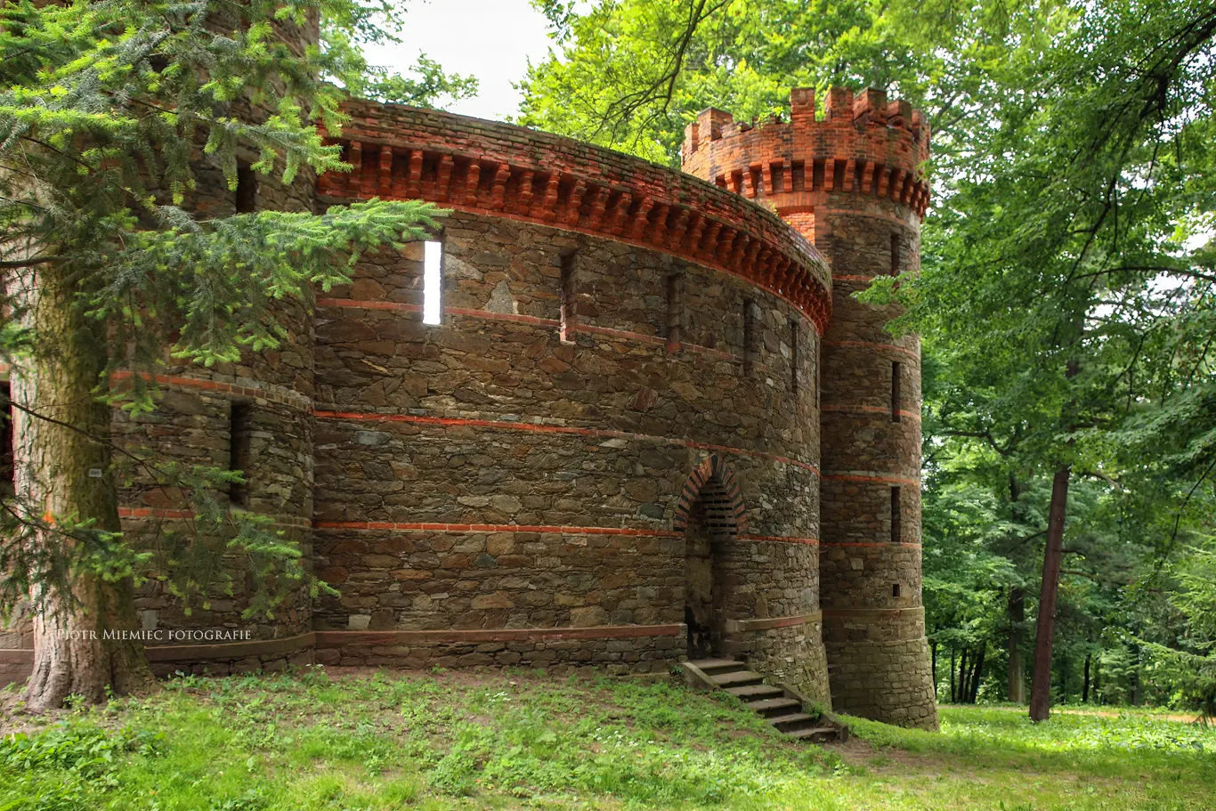 Fragment murów pałacu w Kamieńcu