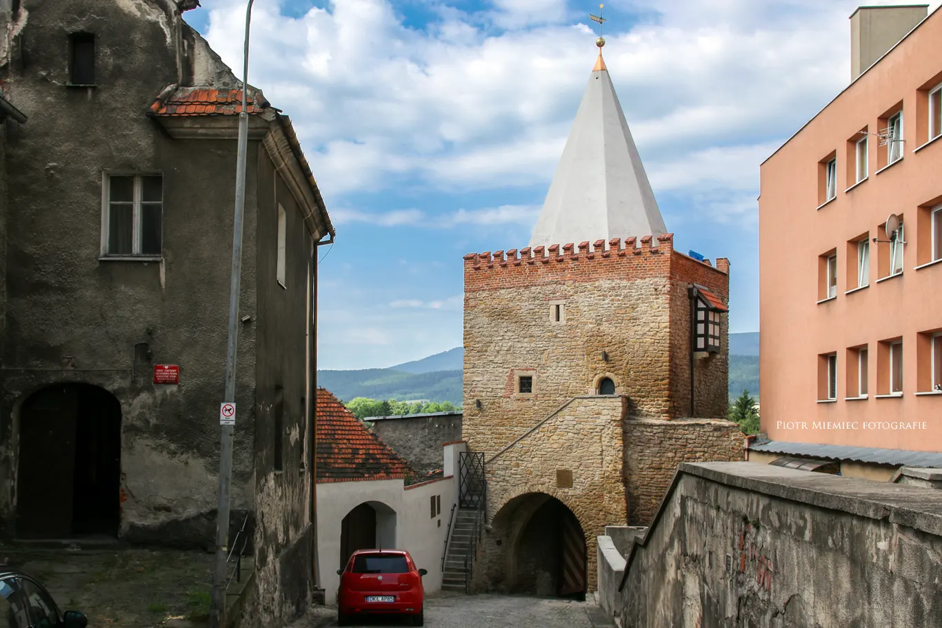 Baszta Wodna w Bystrzycy Kłodzkiej – zdjęcie z historycznej części miasta.