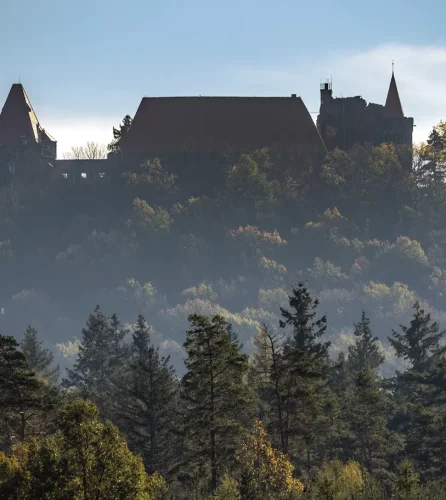 Fotografia zamku Grodziec – próba w trudnym świetle