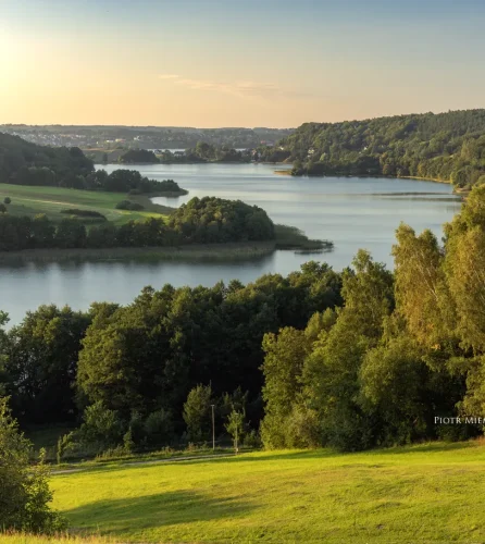 Jezioro Ostrzyckie i widoki z Ręboszewa