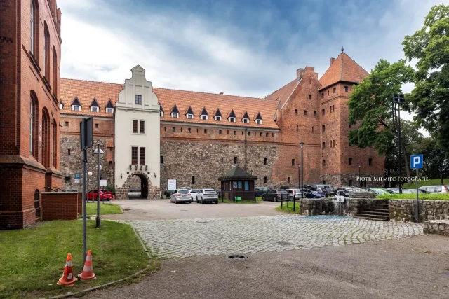Zamek krzyżacki w Bytowie – piękny obiekt, ale w trudnym otoczeniu