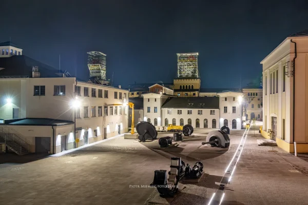 Stara Kopalnia w świetle reflektorów